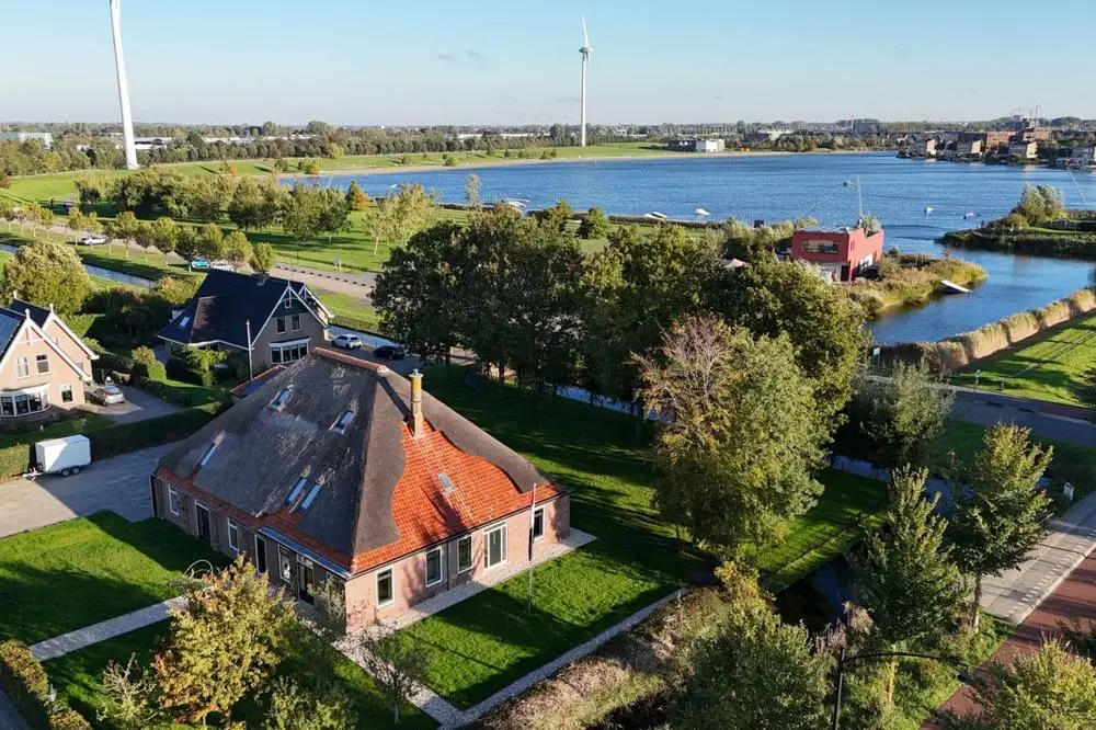 The stolp on the edge of Park van Luna